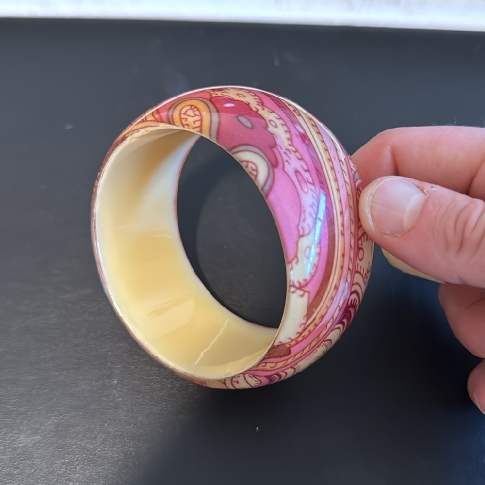Vintage Plastic Bangle Bracelet, Paisley, Pink, Yellow, Retro, Boho - Picture 5 of 7